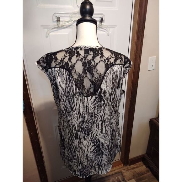 21 Black & White Lacy Blouse Women's Size SP‎ Made in USA RN 94981 Measurements - Picture 4 of 7